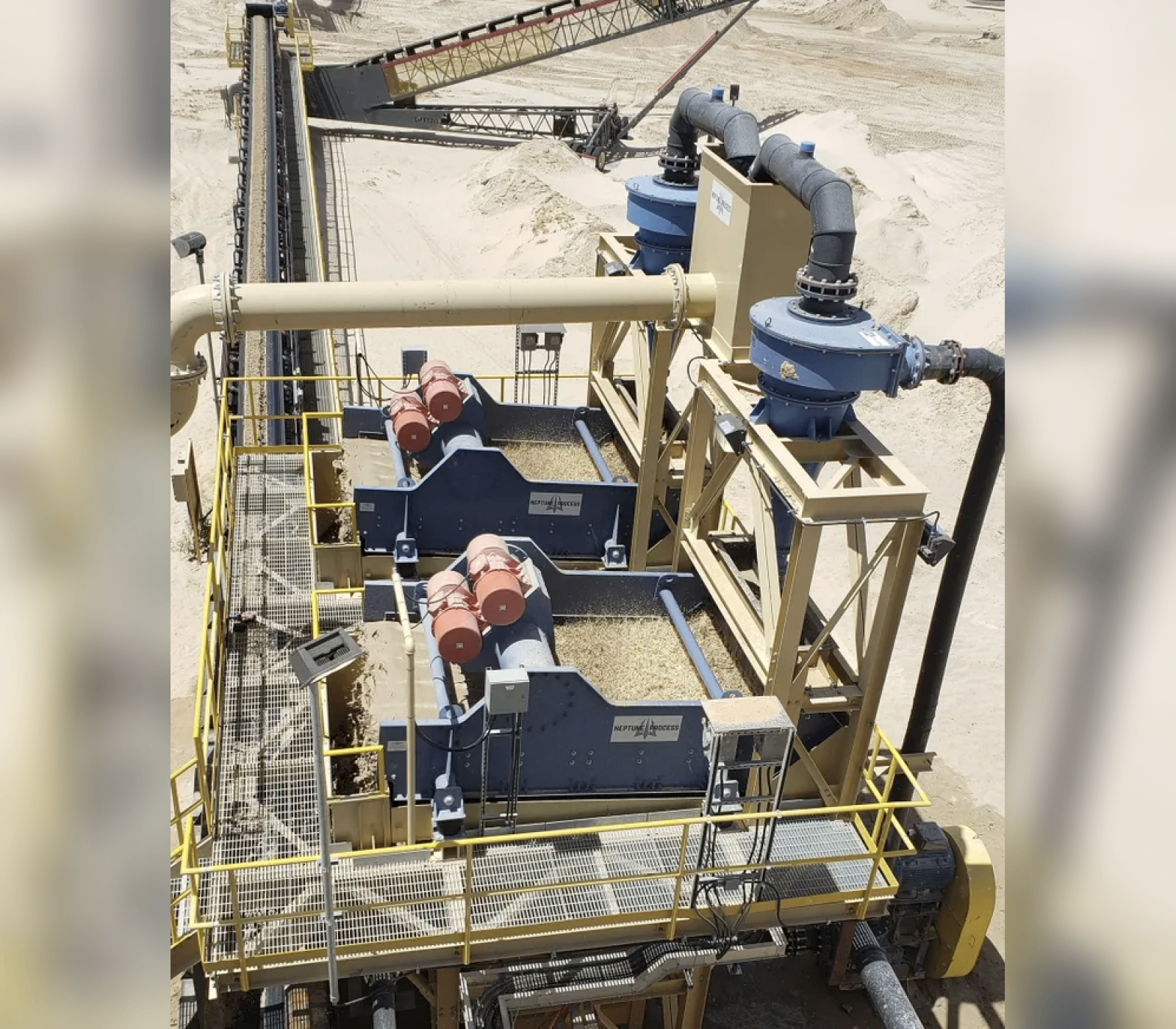A large machine in the middle of an area.